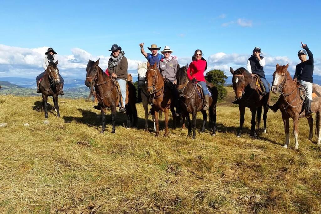 הוילה Un Refugio En Las Montanas De טביו מראה חיצוני תמונה